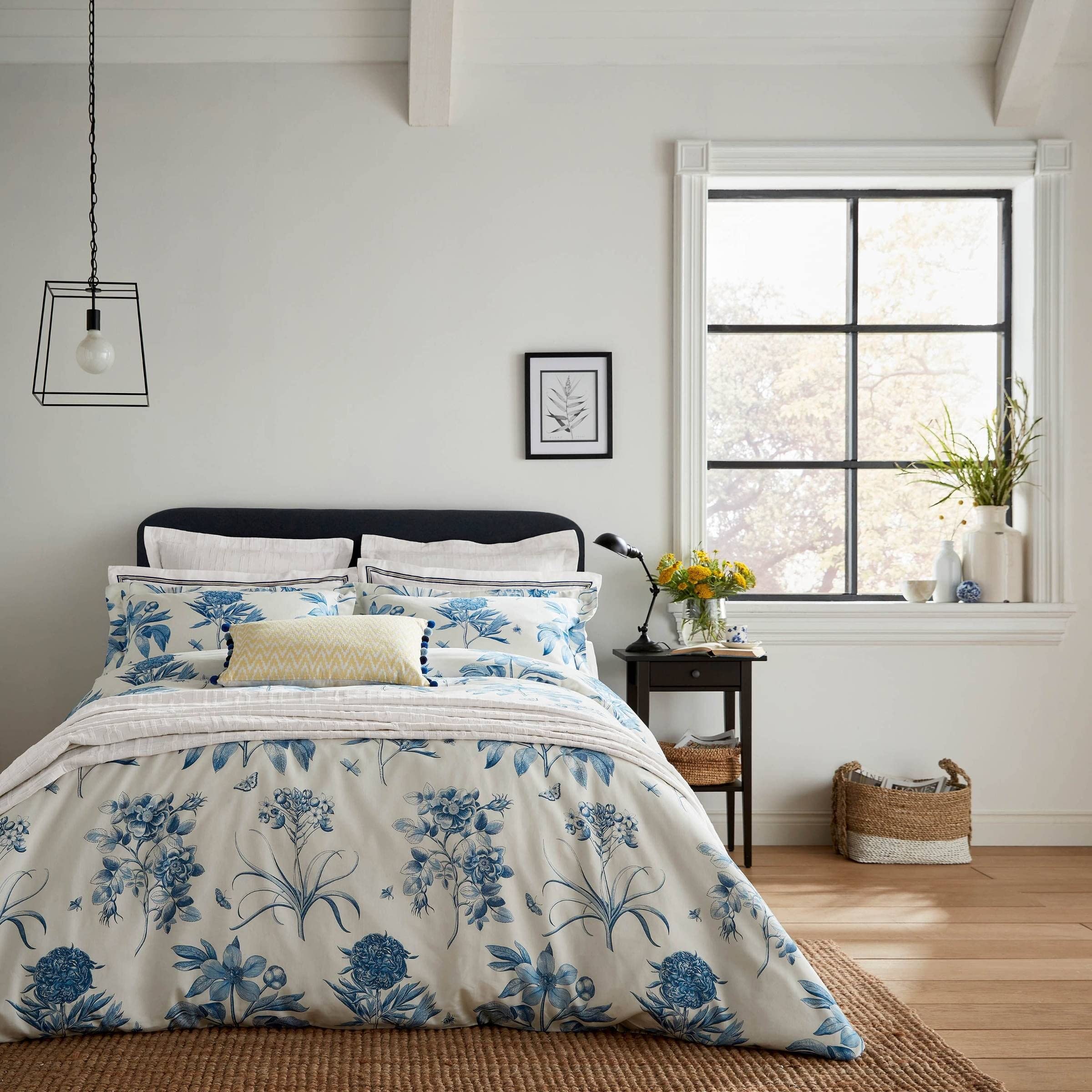ETCHINGS & ROSES DUVET COVER CHINA BLUE