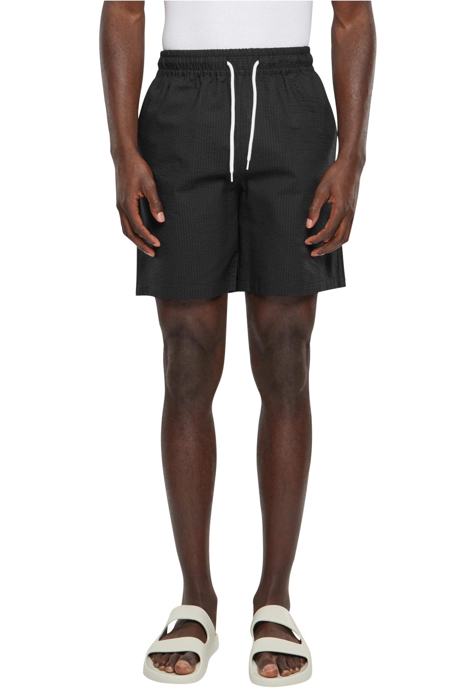 Urban Classics Men's Basic Seersucker Shorts, Black, L